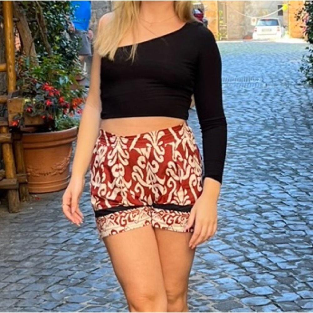 Patterned Shorts - Picture 2 of 3
